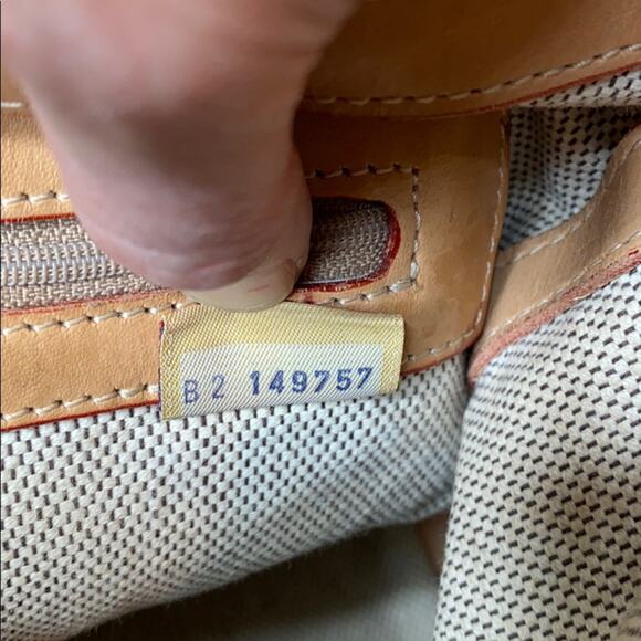 Dooney & Bourke Vintage Signature Leather Purse - Picture 13 of 16